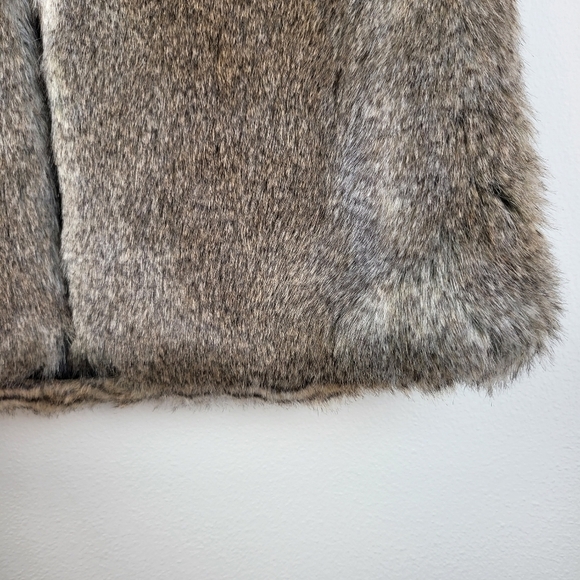 Talula Aritzia Park Slope Vest Faux fur Size Small Fall Winter - Picture 3 of 8